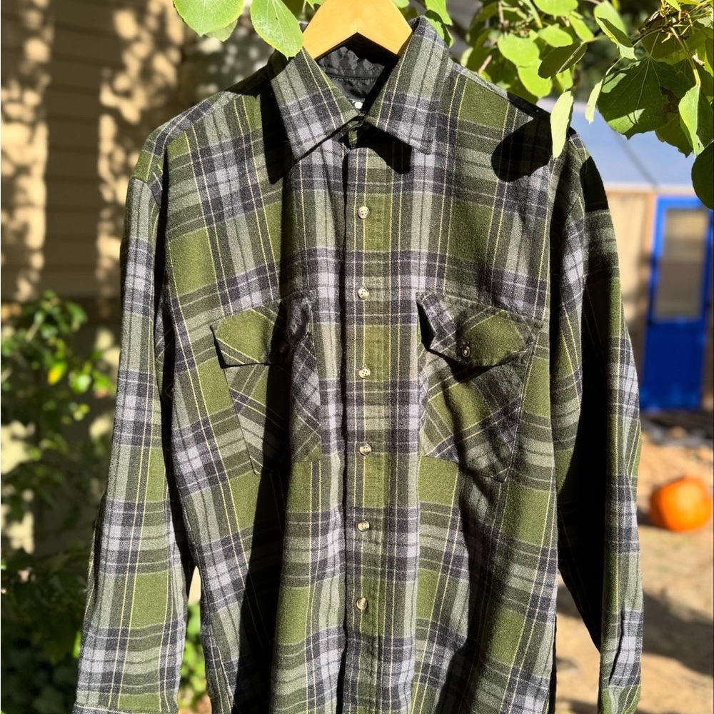 10 Piece FLANNEL BUNDLE (M&L Sizes) OVER $400+ VALUE